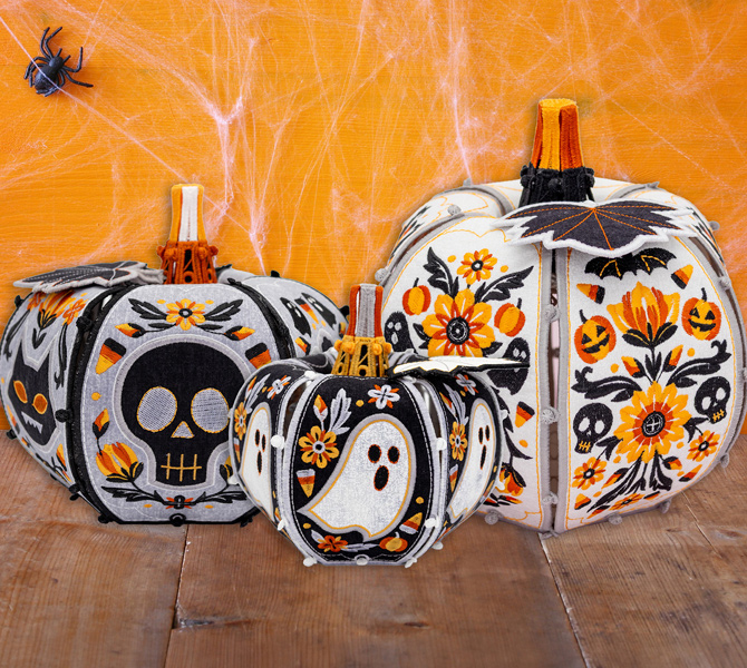 Freestanding Midnight Garden Pumpkins